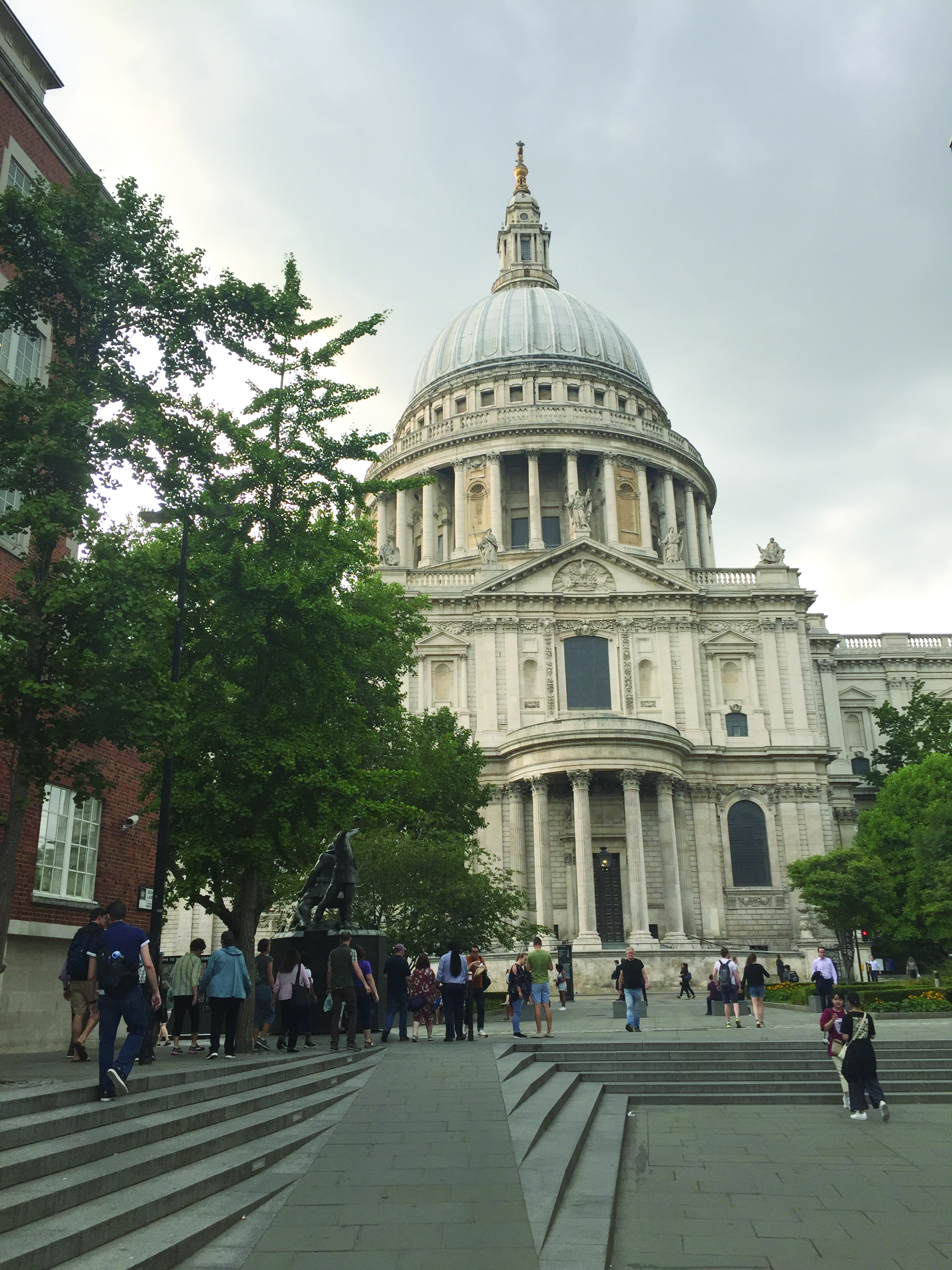 Side view of St. Paul’s Cathedral in London.